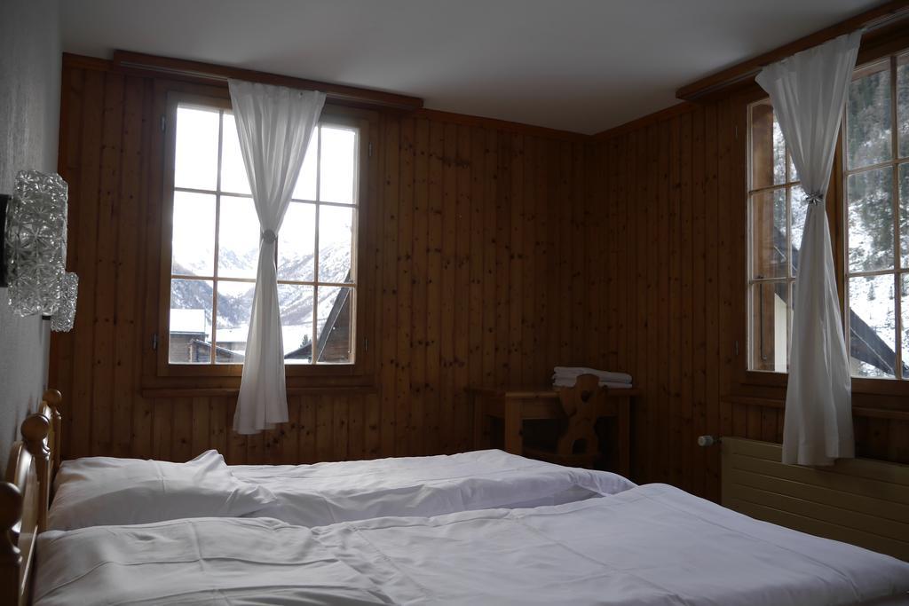 Hotel - Petit-Dejeuner Le Trift Zinal Zimmer foto